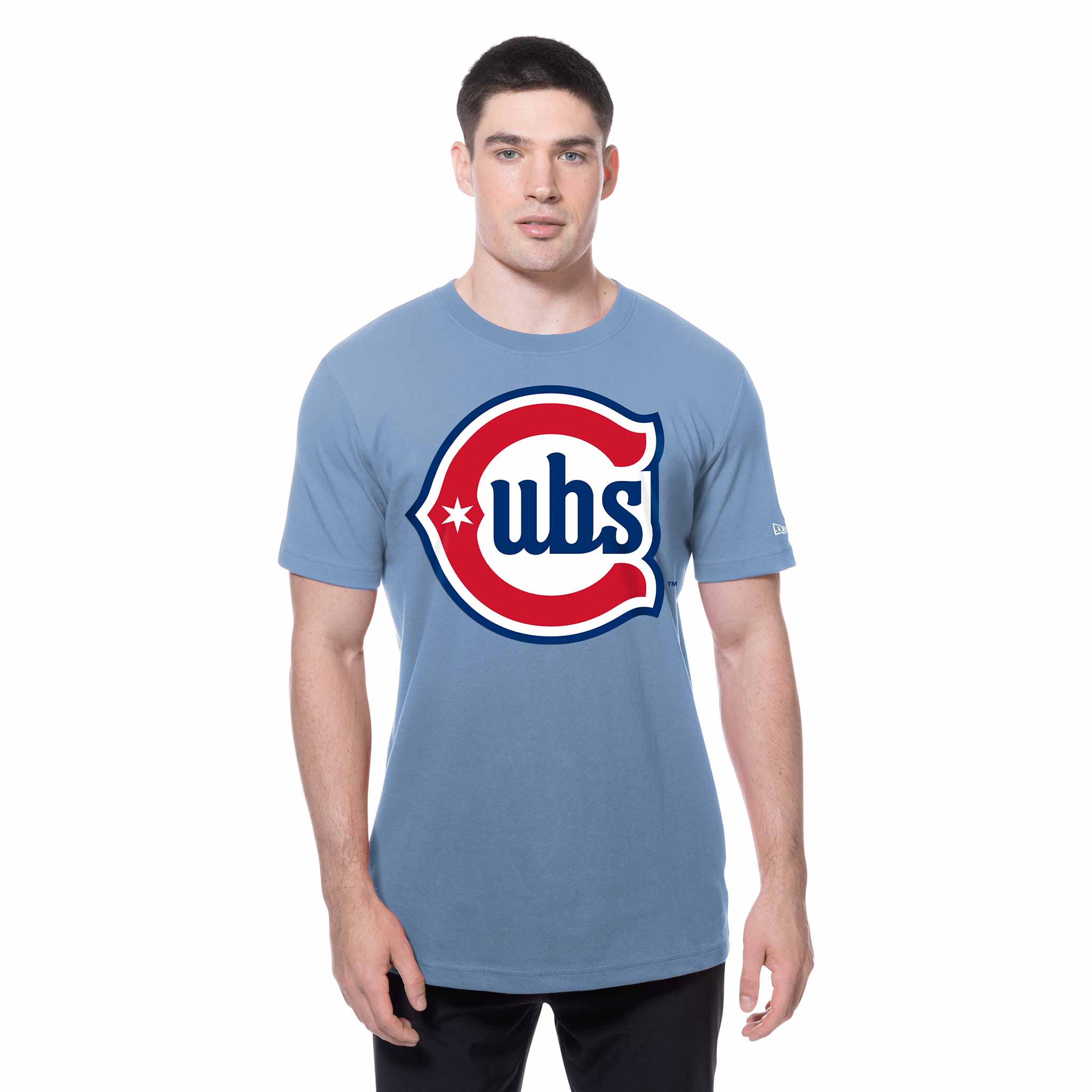Tシャツ・カットソー New Era MLB Chicago Cubs Felt Pocket T-Shirt Evening Blue Chicago Cubs Blues Alternate 2 Logo New Era Baby Blue T