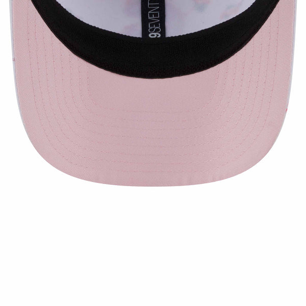 Chicago Cubs New Era Flamingo Print 9SEVENTY Stretch Snap Cap