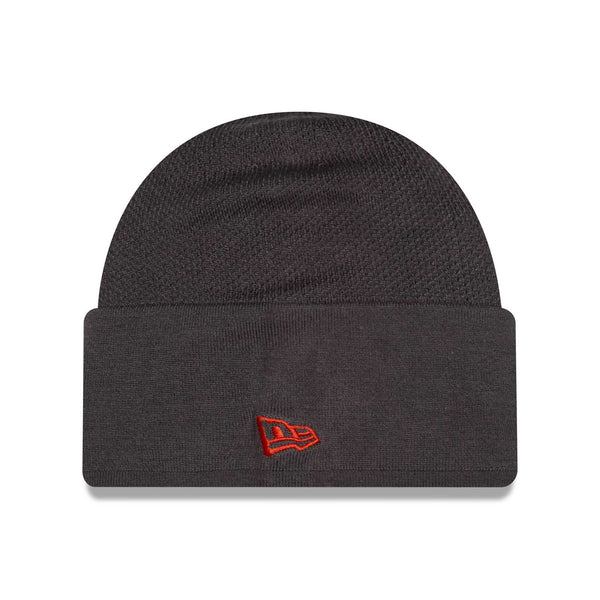 Chicago Bears New Era 2026 Sideline Franchise Skully Knit Hat
