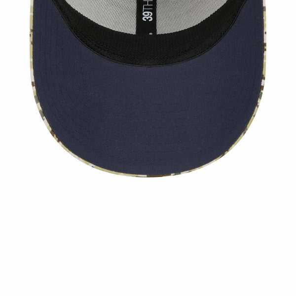 Chicago Bears 2023 Salute To Service 39THIRTY Flex Fit Cap