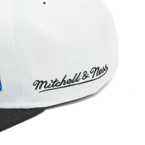 Chicago Bulls 1996 Champions 2-Tone Snapback Adjustable Cap