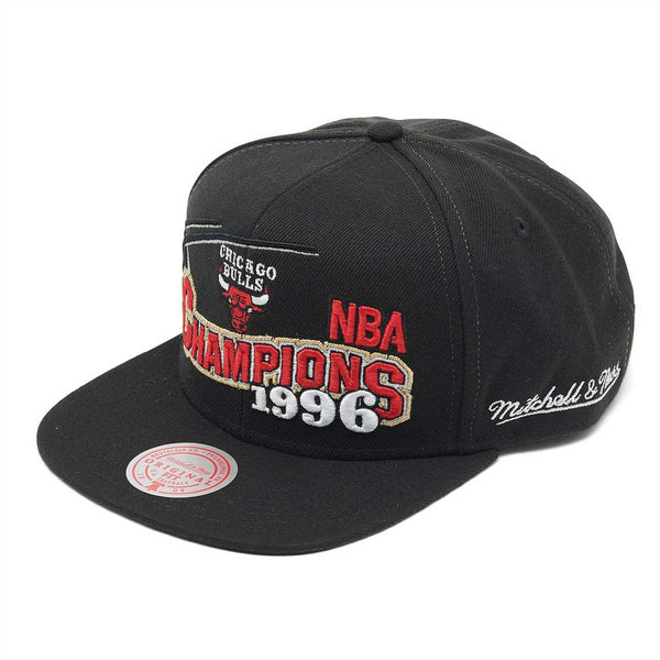 Chicago Bulls 1996 Champions Wave Snapback Adjustable Cap
