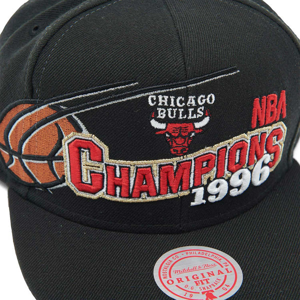 Chicago Bulls 1996 Champions Wave Snapback Adjustable Cap