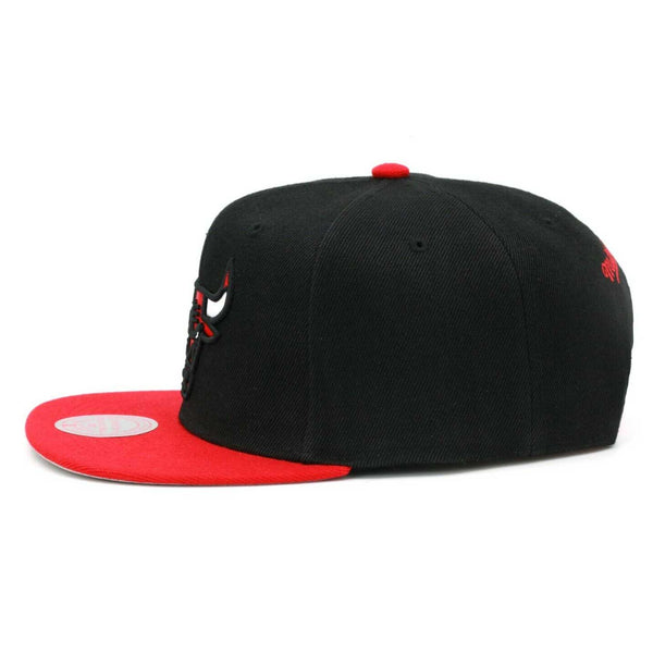 Chicago Bulls Core Basic Black & Red Snapback Cap