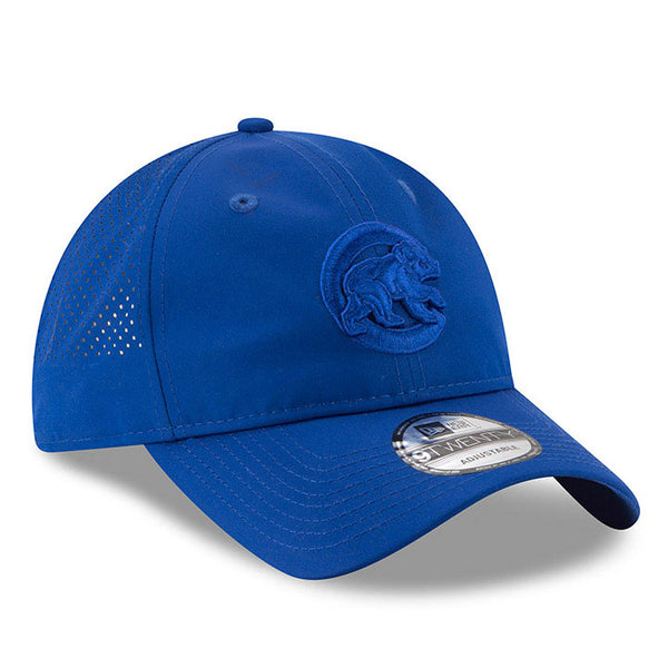 Chicago Cubs Performance Featherweight Adjustable Cap